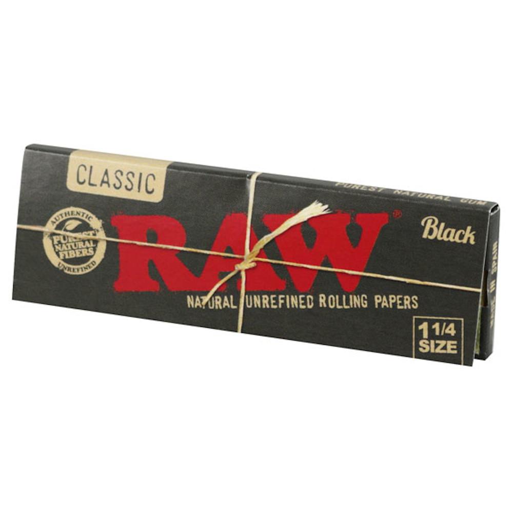 Black Classic Rolling Papers