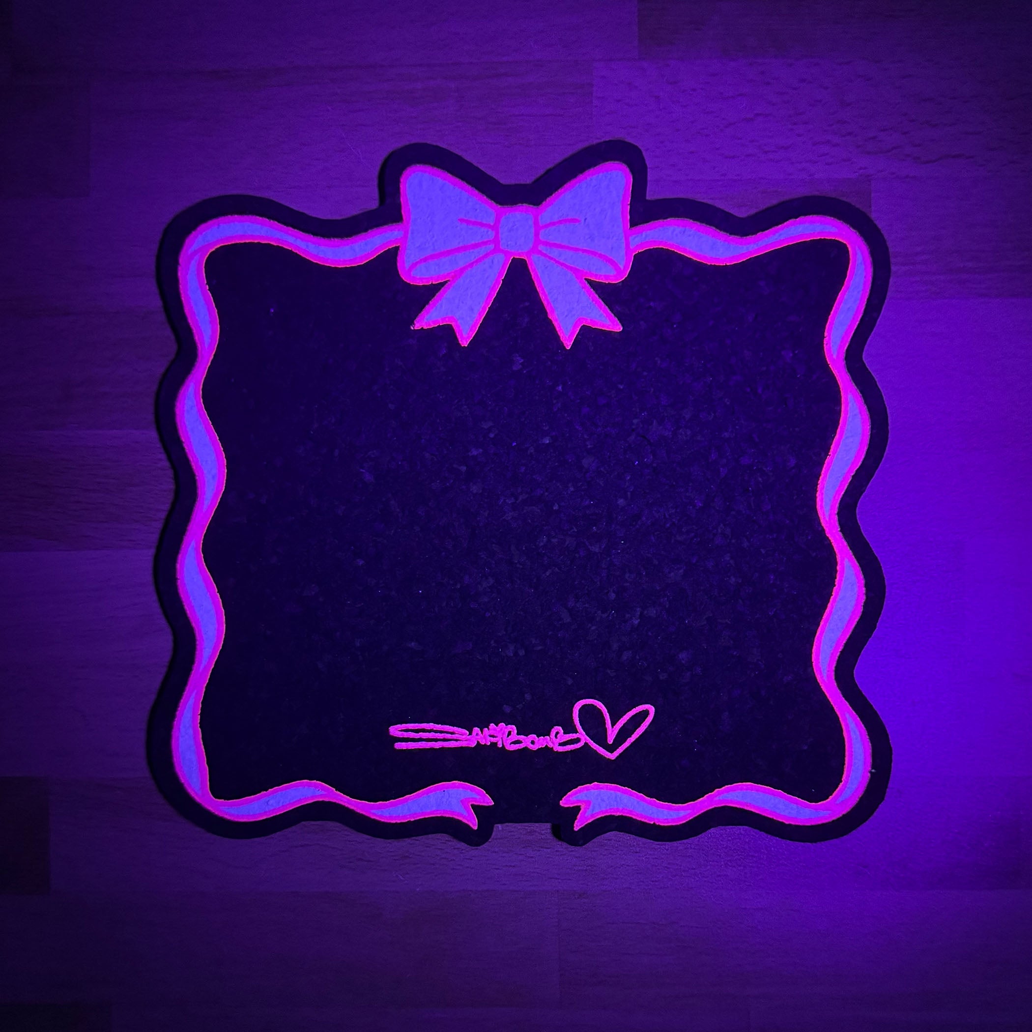 moodmats-pink-ribbon-frame-uv
