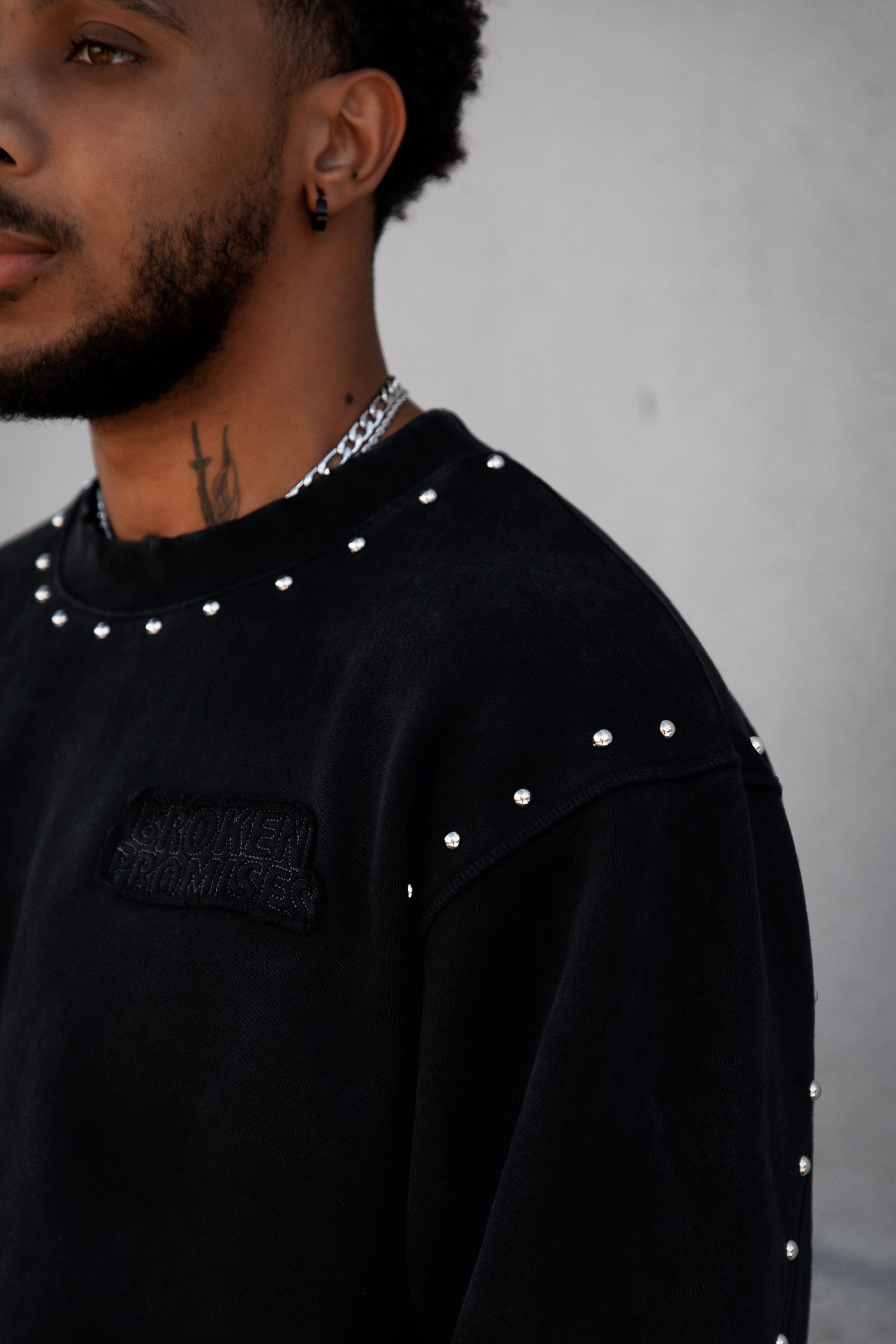 Adorned Crew Neck Sweatshirt Washed